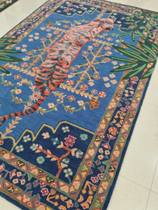 Tapis à nœuds, tapis oriental en laine, motif tigre bleu, tufté à la main, rectangulaire, pour salon, à poils moyens, avec support en coton - Product Image 1