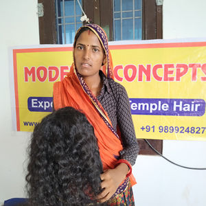 100% vente en gros vendeur vierge brut non transformé paquet naturel bouclés lâche extensions de cheveux humains indiens du temple profond - Product Image 4