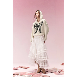 Sweat-shirt court mignon avec nœud en dentelle, sweat à capuche ample style preppy pour le printemps, hauts streetwear pour tenue décontractée femme - Product Image 3