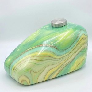 Urne commémorative personnalisée en aluminium moulé, peinte à l'aérographe, en forme de réservoir de moto – Urne de motard métallisée thermolaquée, marque privée OEM - Product Image 4