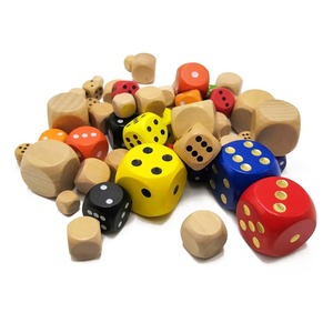 Dados de Madera Tallados con Números, Cubos con Esquinas Suaves, Piezas de Juego para Juegos de Mesa y Actividades de Fiesta, Material Natural, Forma Cuadrada - Product Image 6