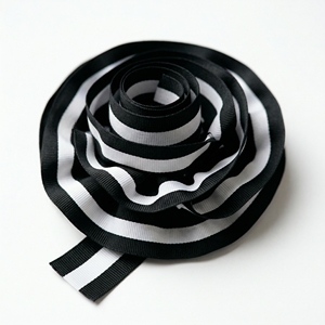 Neelkamal Industries - Cinta Grosgrain a Rayas Blancas y Negras de 25 mm (1 Pulgada) con Rayas Centrales para Lazos, Adornos y Envolturas al por Mayor - Product Image 5