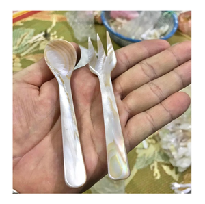 Juego de cuchara y tenedor de concha hechos a mano, concha marina natural tallada, cubiertos de viaje ecológicos, diseño nórdico, mango largo, pulido a espejo - Product Image 1