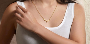 จี้รูปตัวอักษร V ชุบทองคำสีกุหลาบประดับเพชรซิร์คอนทรงกรงเล็บ สไตล์ฮิปฮอป สำหรับทุกเพศ เหมาะสำหรับงานปาร์ตี้ ได้รับการรับรองจาก IGI - Product Image 1