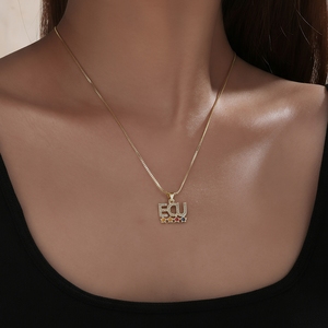 Colliers pendentifs en émail avec drapeaux des pays de la <span class=keywords><strong>FIFA</strong></span>, bijoux pour fans de football, colliers avec breloques de football USA/ECU pour les fans de sport, cadeau d'anniversaire - Product Image 2