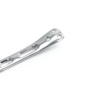 Plaque de fixation orthopédique en acier inoxydable pour les fractures osseuses longues, les soins traumatiques et la reconstruction chirurgicale - Product Image 6