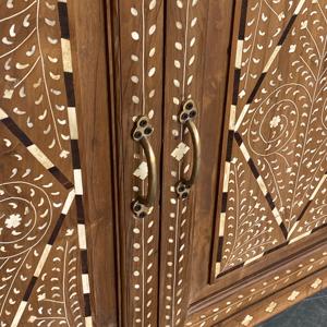 Mejor Colección de Aparadores Florales con Incrustaciones de Hueso, 3 Cajones, Estilo Antiguo, Arte del Himalaya - Product Image 2