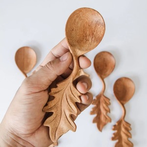 Cucharas de Madera Hechas a Mano con Diseños Únicos de Hojas, Flores, Colas de Peces y Ramas, Ecológicas, Tamaño Personalizable, para Fiestas, Café y Postres - Product Image 2