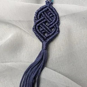 Porte-clés en macramé de qualité supérieure, objet décoratif, breloque pour sac, parfait pour les sacs à main, les sacs à dos et les sacs fourre-tout, vente en gros depuis l'Inde - Product Image 4
