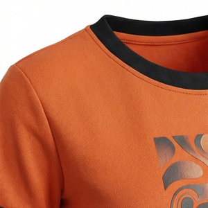 Conjunto Deportivo de 2 Piezas para Mujer, Camiseta de Manga Corta y Pantalones Cortos por Encima de la Rodilla, Cuello Redondo, Secado Rápido, Estampado Geométrico, Color Naranja - Product Image 4