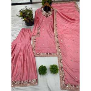 Conjunto de Fiesta de Diseño con Top de Satén, Pantalones Plazzo y Dupatta con Bordado Elaborado, Aspecto Elegante - Product Image 3