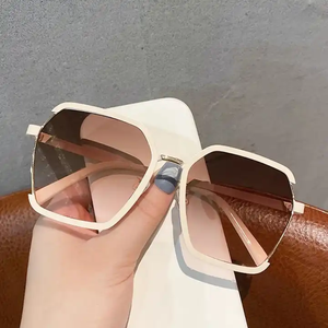 2024 Custom logo Luxury Sun Glasses Half <b>Frame</b> Fashion Luxury Glasses High Quality Wholesale Woman Glasses - Product Image 1