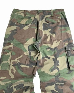 Pantalon cargo camouflage pour homme, taille haute, plusieurs poches, style workwear en toile, 100% coton respirant, pantalon décontracté pour le printemps - Product Image 4