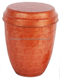 Urne de crémation en aluminium de meilleure qualité pour adultes Gravure à la main Conception de fleurs Cendres humaines Urnes de crémation pour adultes - Product Image 2