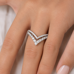 Bague Chevron Double Rangée en Or Jaune Massif 14K avec Diamant de Laboratoire en Forme de V, Cadeau d'Anniversaire de Mariage, Personnalisable OEM ODM - Product Image 2