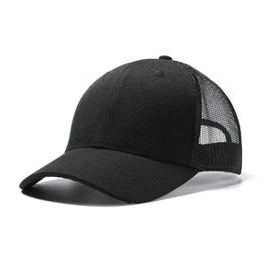 Casquette Trucker Unisexe Noire en Maille à 6 Panneaux Réglable avec Fermeture Snapback – Idéale pour l'Extérieur et l'Été - Product Image 1