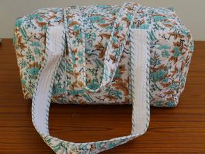 Bolsa de lona acolchada de algodón cómoda hecha a mano en India para mujer, informal, de viaje, de fin de semana, con cremallera, para compras, de hombro - Product Image 2