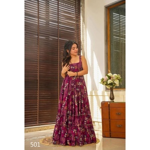Nouvelle Arrivée Robe Longue en Rayonne Lourde à Col Carré, Imprimé Floral Rose Numérique, Coupe Ample Fumée, Idéale pour Occasions Spéciales et Festivals - Product Image 3