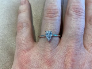 Anillo de compromiso de moissanita de 2 quilates con corte de pera para mujer, plata 925 original, regalo sorpresa para parejas - Product Image 3