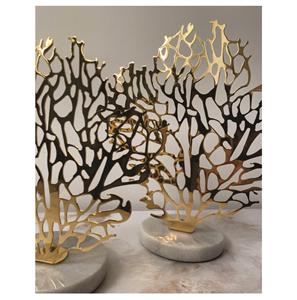 Sculpture de cube géométrique doré de luxe en fil métallique, décoration de table moderne, statues abstraites en fer pour événements de mariage et décoration intérieure - Product Image 4