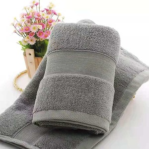Ensemble de serviettes de bain en coton uni, rectangulaires, teintes, pour usage domestique - Product Image 6