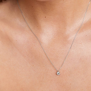 Collier en argent sterling 925 avec diamant moissanite, collier élégant en bijoux fins, pendentif diamant de luxe, cadeau pour femmes - Product Image 4