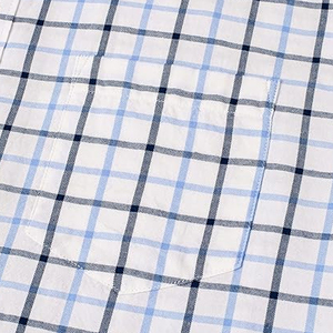 Camisa Casual de Hombre a Cuadros Azul y Blanco de Manga Larga con Cuello Abotonado, Corte Ajustado y Bolsillo en el Pecho - Product Image 4