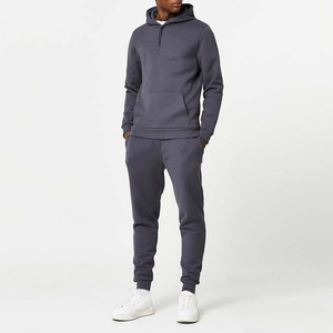 Survêtement gris à capuche pour homme, coupe décontractée longue avec poches latérales, idéal pour l'automne, 100 % coton respirant, design uni - Product Image 1