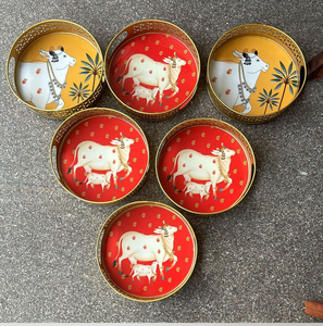 Petite boîte à bijoux rectangulaire dorée, décorée de motifs délicats peints à la main d'oiseaux, d'iris et de roses, à prix de gros. - Product Image 2
