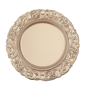 Assiette de présentation florale artistique en cuivre avec un motif festonné profond et un aspect antique poli. Produit disponible à prix de gros - Product Image 6