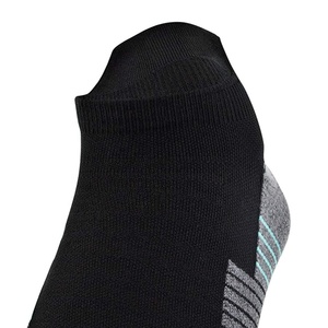 Chaussettes de sport antidérapantes personnalisées de haute qualité pour hommes, chaussettes décontractées imperméables avec logo personnalisé, faible MOQ, fabriquées au Pakistan - Product Image 4