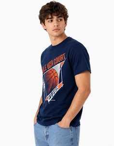 Camiseta gráfica de baloncesto azul marino de primera calidad para hombre, camiseta informal de algodón con estampado Rule The Court, camiseta deportiva de manga corta con cuello redondo - Product Image 2