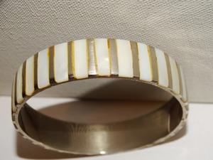 Pulsera de Madreperla Hecha a Mano de Primera Calidad con Diseño de Tablero de Ajedrez - Product Image 4