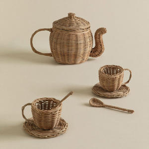 Petite théière et tasses en osier, mignon ensemble cadeau de théière miniature en rotin rose écologique, jeu de simulation de café, jouets pour enfants - Product Image 1