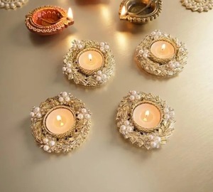 Juego de Portavelas de Candelita Color Perla Dorada |   Portavelas Decorativos para Velas de Té |   Decoración para Diwali |   Decoración para bodas indias |   Regalos para la inauguración de una casa - Product Image 2