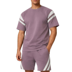 Ensembles 2 pièces d'été décontractés pour hommes : shorts et t-shirts à manches courtes, motif uni, respirants et légers, vente en gros - Product Image 1