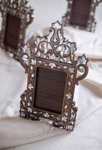 Cadre photo en bois artisanal haut de gamme avec incrustation MOP, élégant support décoratif fait main pour souvenirs de mariage, photos de famille - Product Image 3