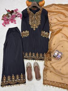 Ensemble Kurti en soie chinon de qualité supérieure avec broderie de sequins et zari, bordure en dentelle à motifs de pièces de monnaie, micro-dentelle intérieure, plazzo de 37 pouces, dupatta taille unique en soie organza - Product Image 5