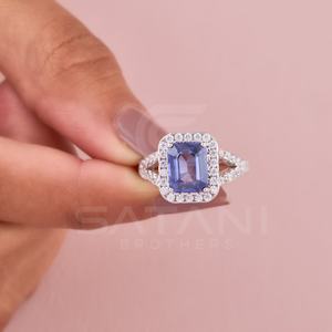 Elegante anillo de compromiso con halo de moissanita azul corte esmeralda, elaborado en oro macizo de 14K, anillo de boda perfecto para mujer. - Product Image 2