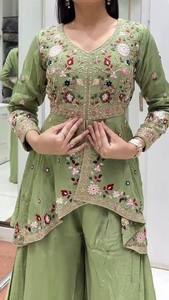 ชุดผ้าไหมรังโกลีพรีเมียมพร้อมเสื้อปักลาย กางเกงปาลาซโซ และผ้าคลุมไหล่ ชุดสไตล์ชาติพันธุ์ทันสมัยสำหรับผู้หญิง เหมาะสำหรับงานแต่งงานและงานปาร์ตี้ - Product Image 2