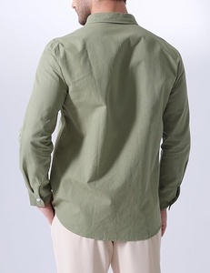 Camisa de hombre de algodón verde oliva con botones, manga larga, color sólido, cuello vuelto, corte regular, transpirable, para todas las estaciones - Product Image 2