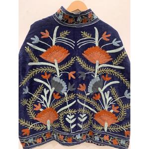 Veste unisexe Suzani en velours brodé à la main, motif floral, col montant, manches longues, hiver, écologique, respirante, longueur standard - Product Image 2