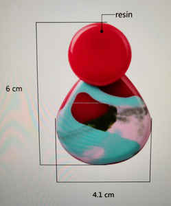 Pendientes colgantes de resina de color personalizados de lujo hechos a mano para mujer, accesorios de moda altamente pulidos de alta calidad de la India - Product Image 1