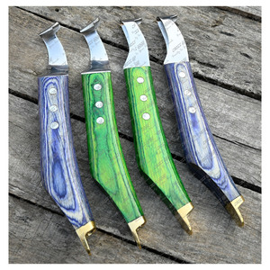 Vente en gros Outil de maréchal-ferrant Coupe-sabot à boucle Couteau à sabot à manche en bois Lame longue pour la coupe des chevaux avec logo personnalisé - Product Image 6