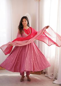 Conjunto de Vestido Anarkali con Pantalón y Dupatta para Mujer, Diseño Elegante, Seda Romana, Corte Amplio, Largo hasta el Tobillo, Sin Arrugas, para Fiestas y Eventos - Product Image 4