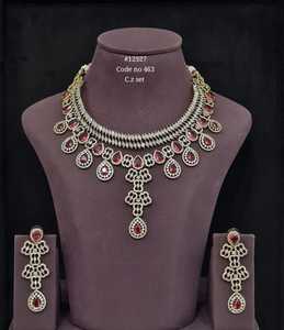 Ensemble collier et boucles d'oreilles en zircon cubique vert 12527, plaqué laiton Mehandi, bijoux de mariée, collier CZ de créateur, pour mariage et soirée - Product Image 2