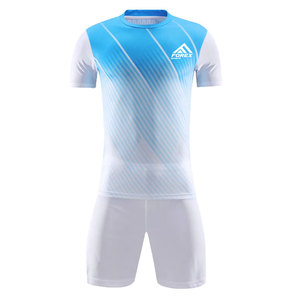 Uniformes de football les plus vendus à prix avantageux, tissu doux, design personnalisé, service OEM, vente en gros d'uniformes de football pour la vente en ligne - Product Image 1