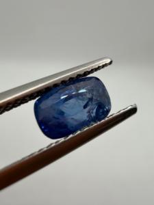 Zafiro azul natural, corte cojín largo, 1.90 quilates, piedra preciosa suelta de Zafiro de Ceilán, Sri Lanka, para la elaboración de joyería personalizada. - Product Image 2