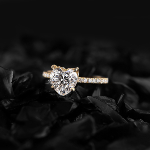 Anillo de Compromiso con Diamante Cultivado en Laboratorio en Forma de Corazón, Oro de 14K, Pavé, Halo Oculto, Solitario, Delicado, Romántico, de Lujo, para Propuesta de Matrimonio - Product Image 1