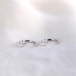 Pendientes de Aro Abierto de Oro Blanco de 10K con Diamante Cultivado en Laboratorio de 0.20 Ct, Corte Redondo, Joyería Delicada, Elegante y Minimalista, Regalo para Mujer, Fiesta - Product Image 4